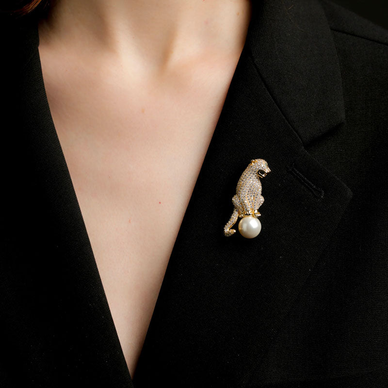 PANTHER PEARL BROOCH